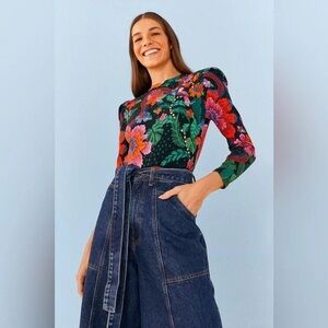 BLACK BLOOMING GARDEN